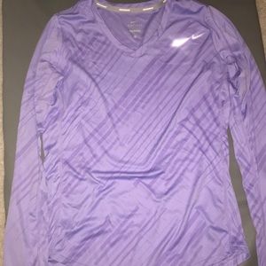 🌂NIKE Purple Long Sleeve V-Neck Top🌂